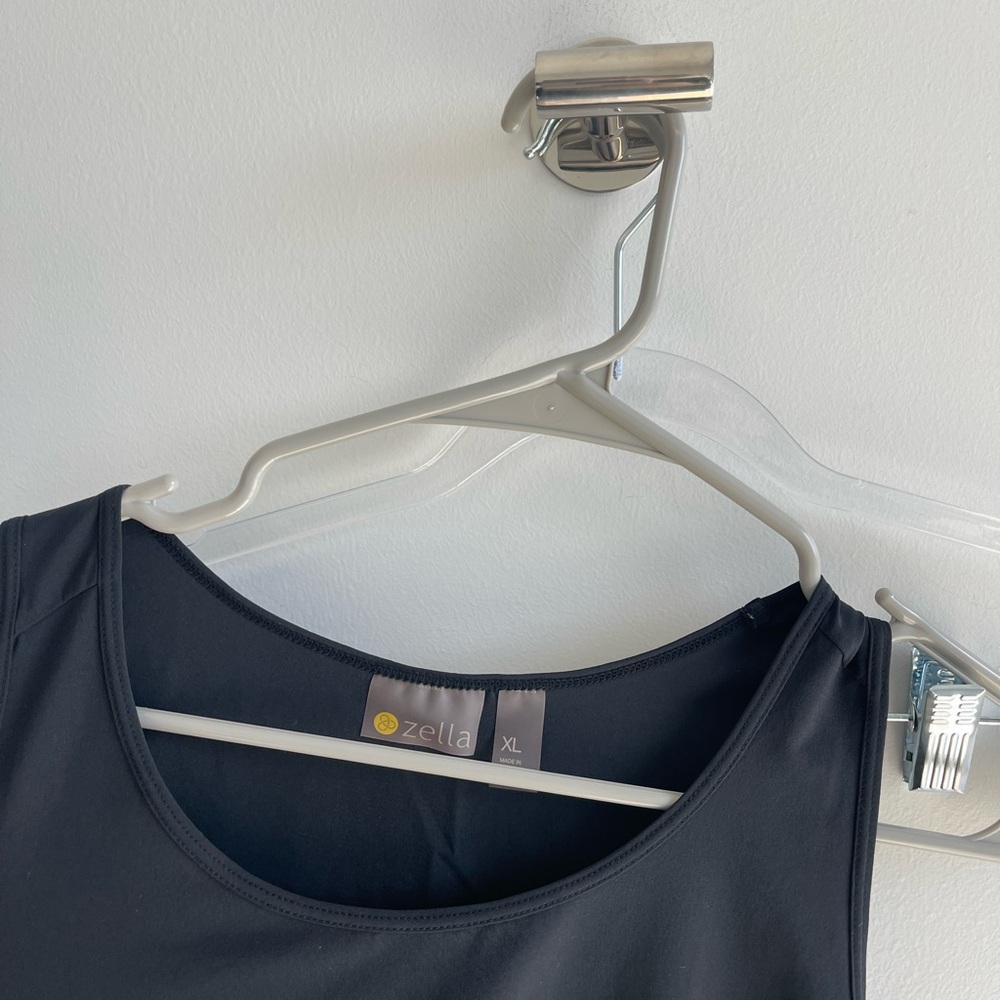Zella Black Sleeveless Workout tank - Picture 3 of 4
